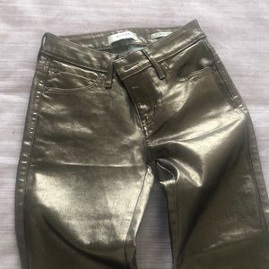 Metalíc look pants, brownish color. Never worn